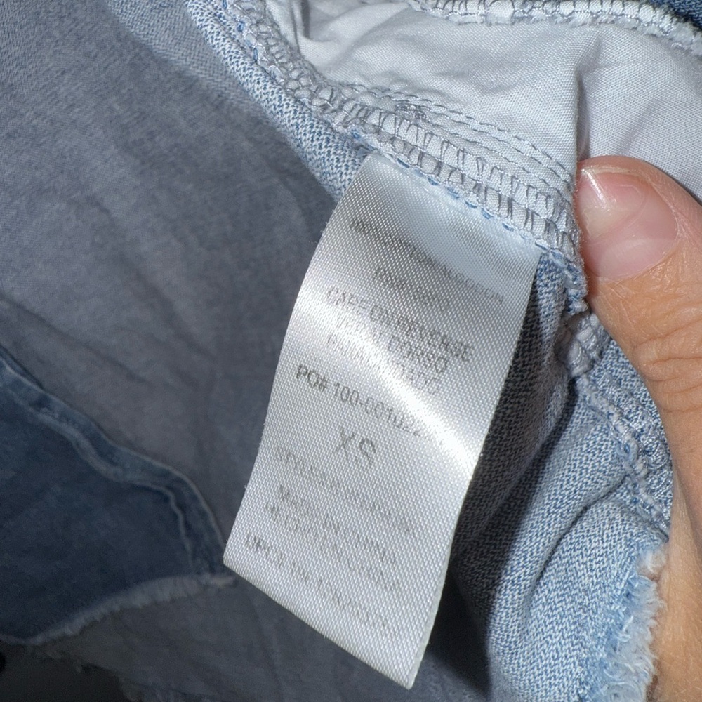 Democracy Ombré Denim Blue Top with cute Buttons size xs  EUC - Picture 8 of 11